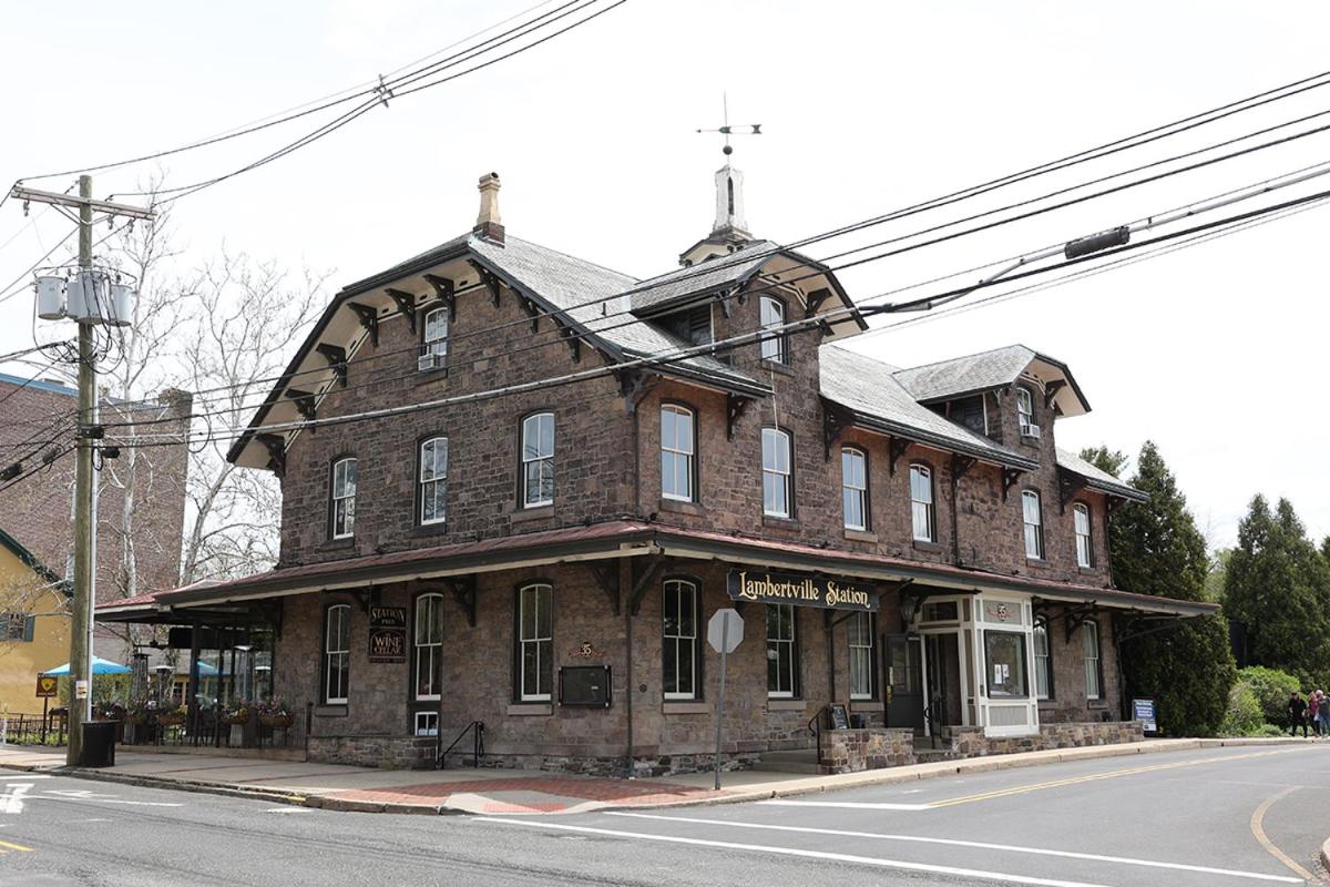 Lambertville Station Inn - Housity