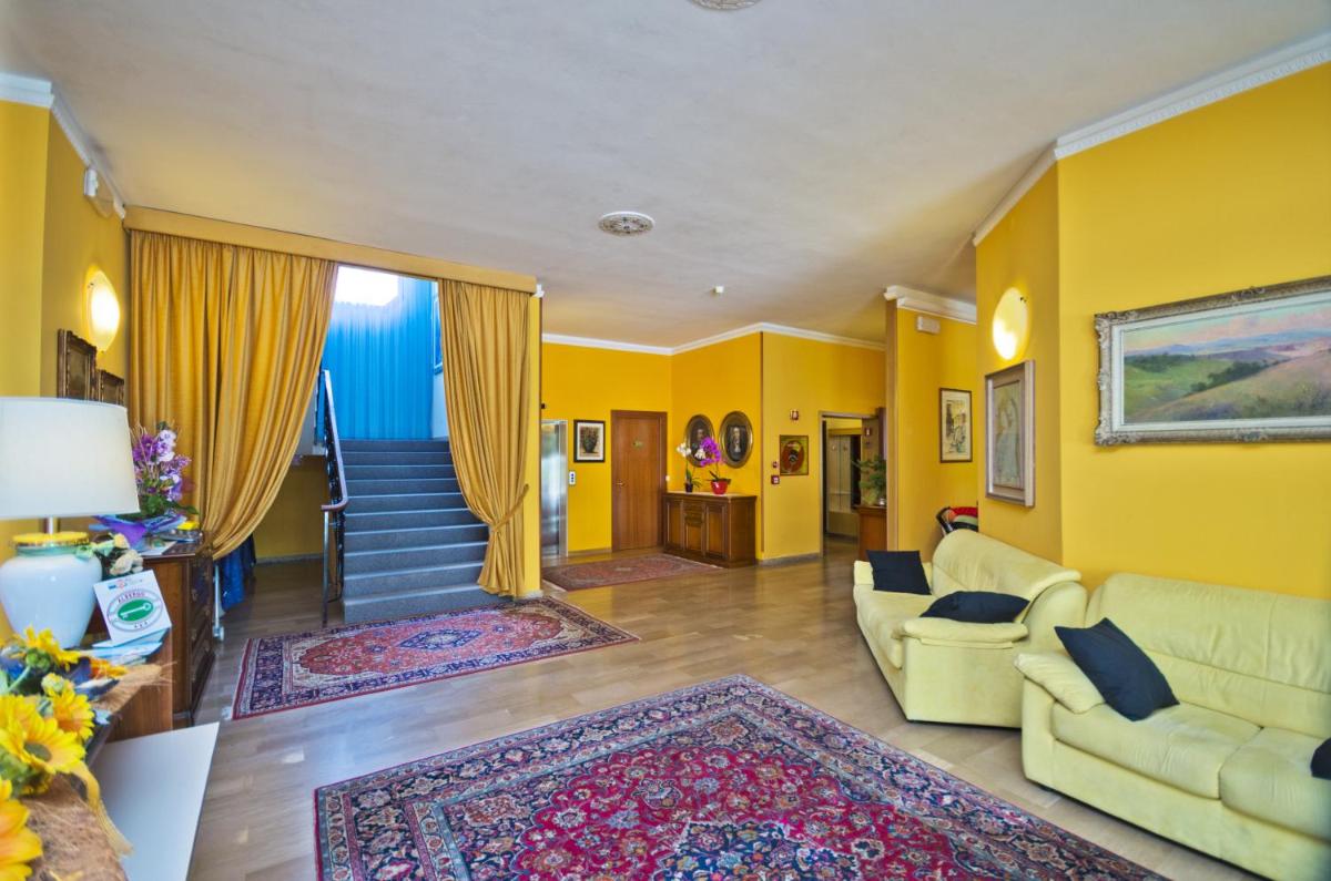 Hotel Nevada - Housity