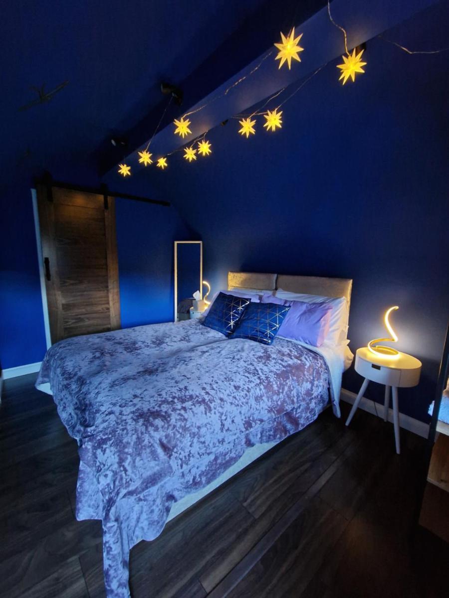 Quirky Vaulted Flat with Terrace - Housity