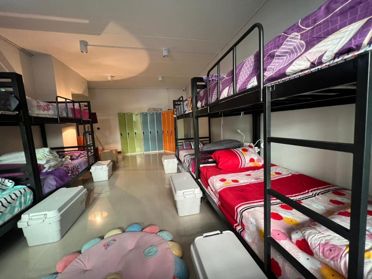 MT12 COWORKING & HOSTEL - Housity