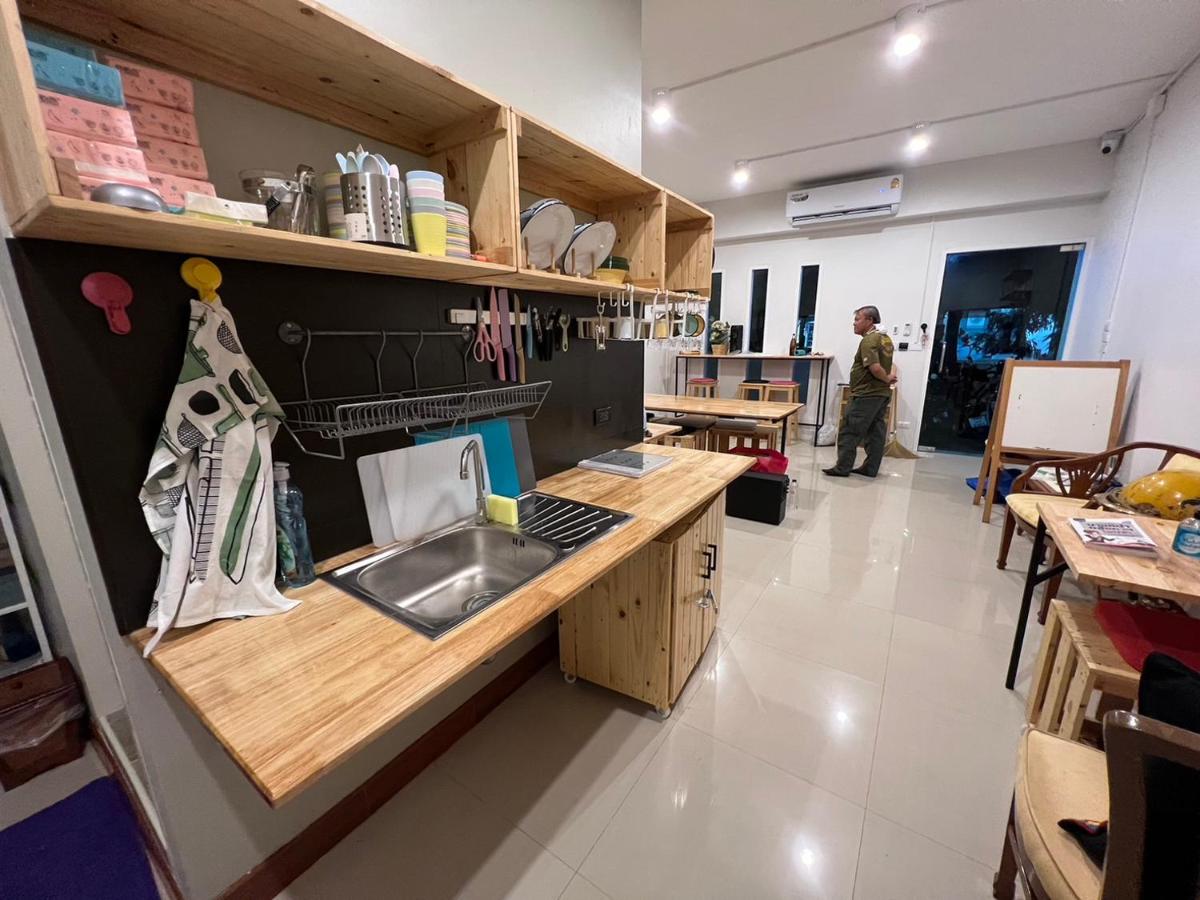 MT12 COWORKING & HOSTEL - Housity