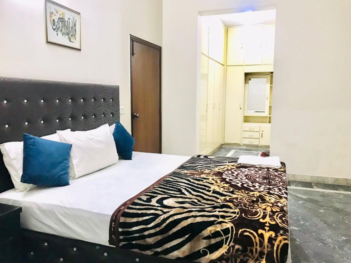 HOTEL ROSE INN - Housity