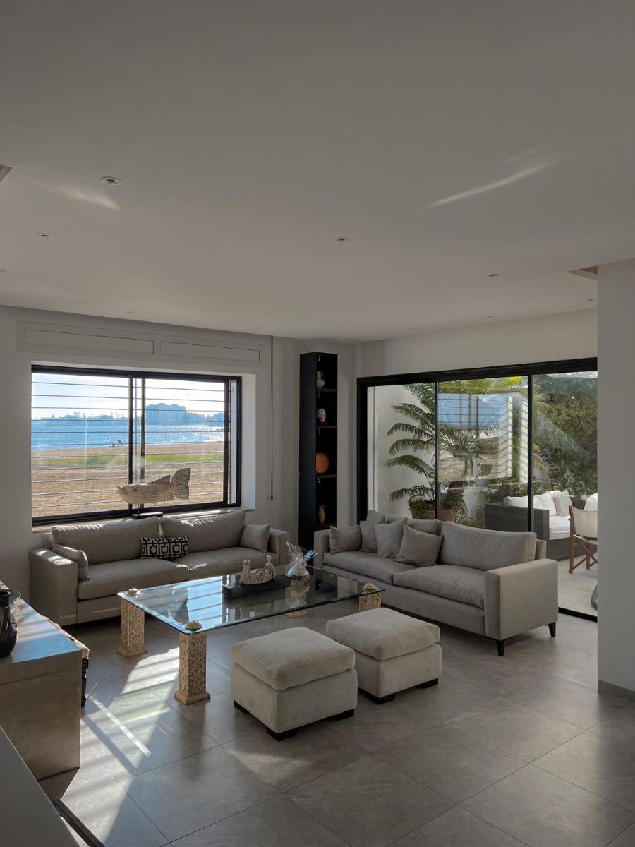 La brise de Carthage: Earthly paradise - Housity