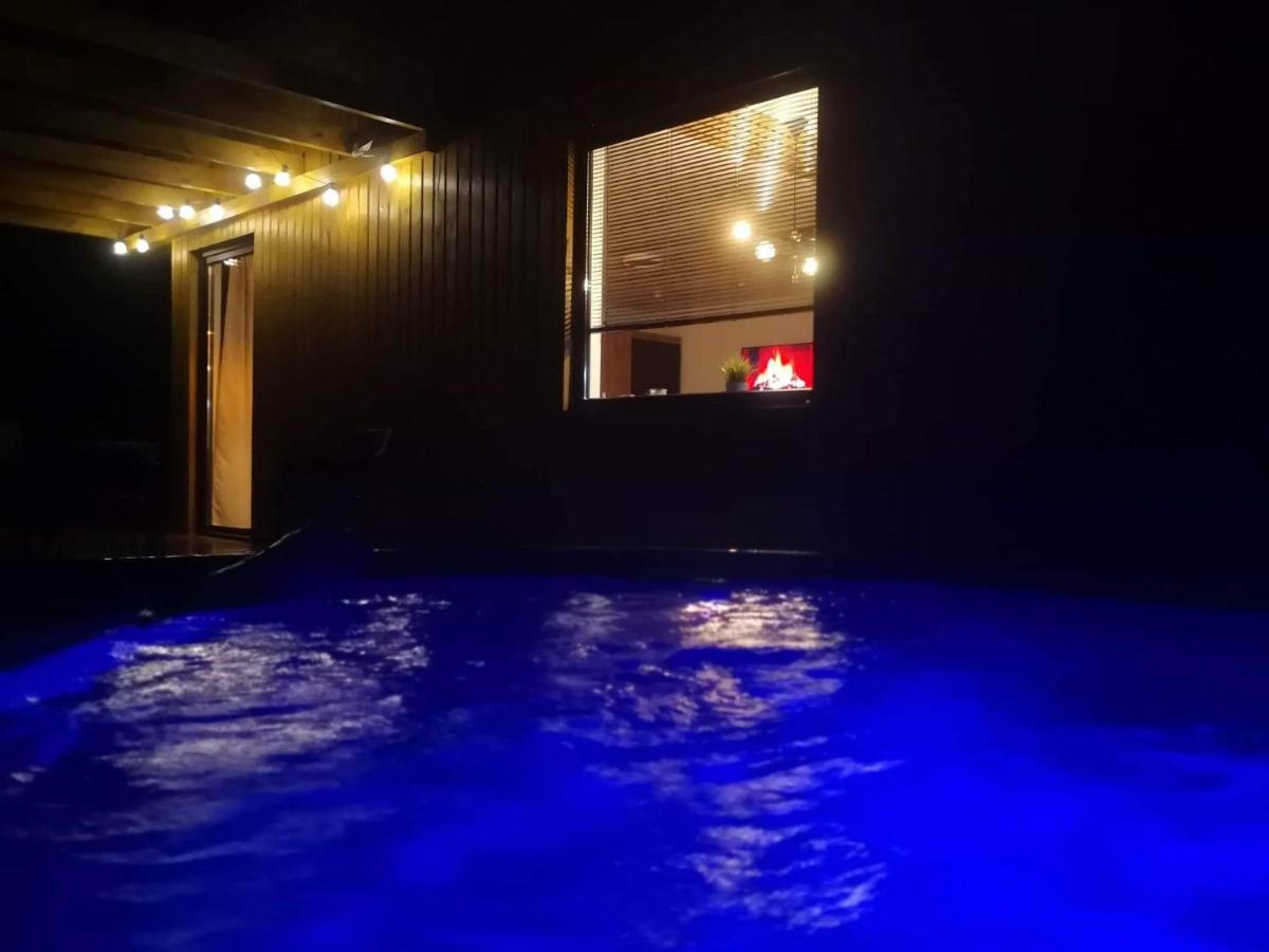 Suitetrails - Sielanka domek z jacuzzi