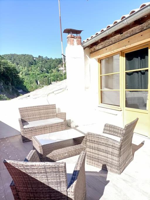 Grand Gîte terrasses Largentière - Housity