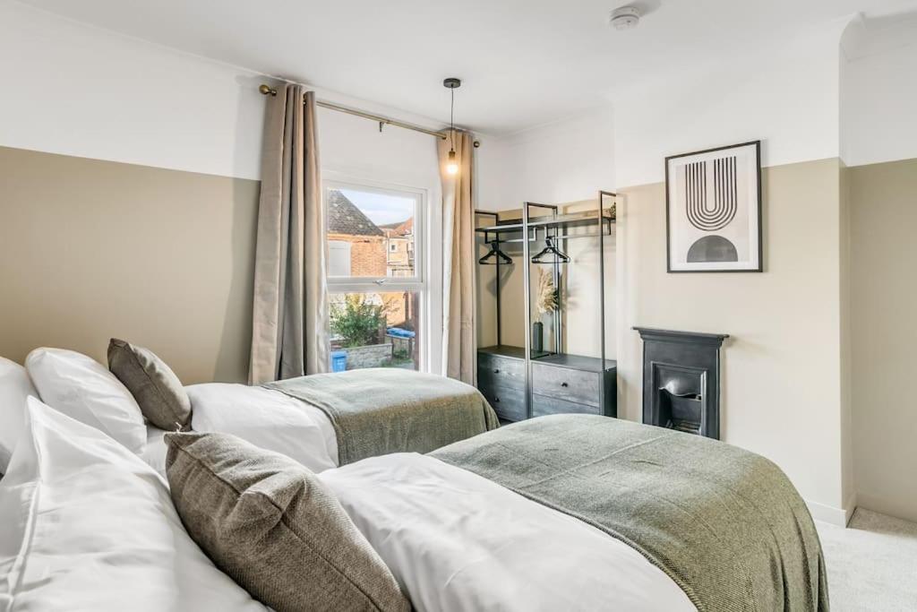 Newly refurbished 5 guest house - Housity