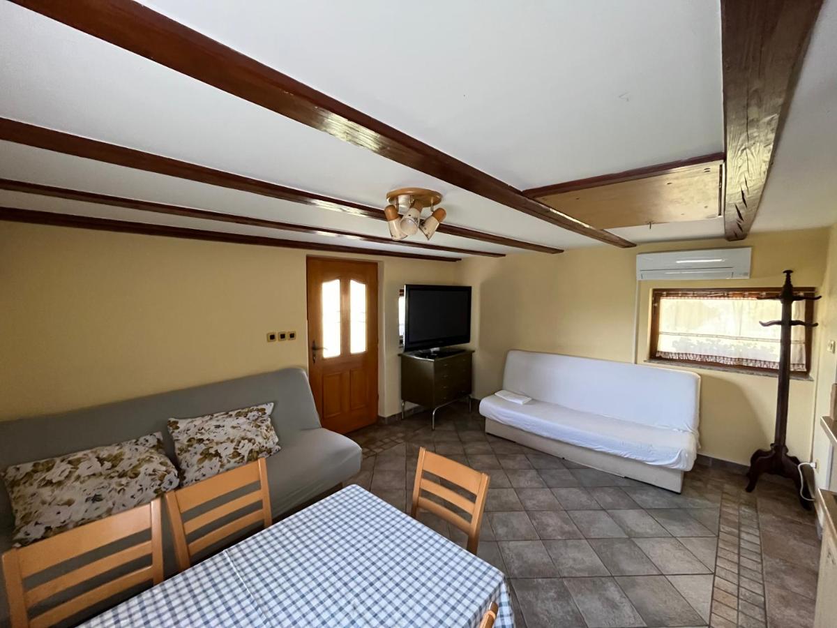 Holiday Home Dobrotin - Housity