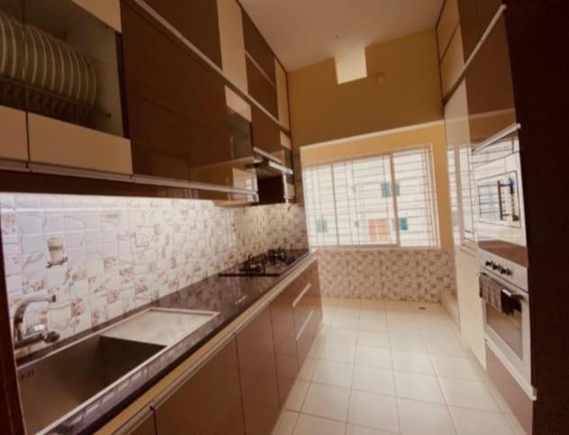 Bashundharai Gorgeous Full Furnished Flat - Housity