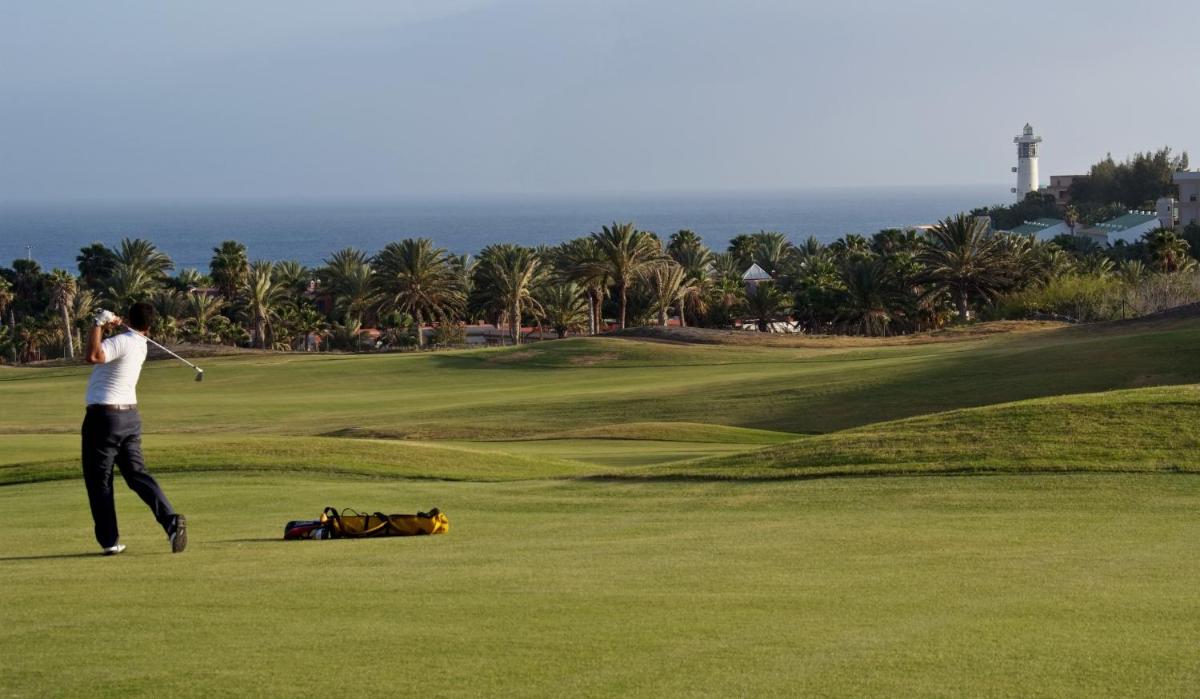 Instalaciones para jugar al golf en el hotel o alrededores