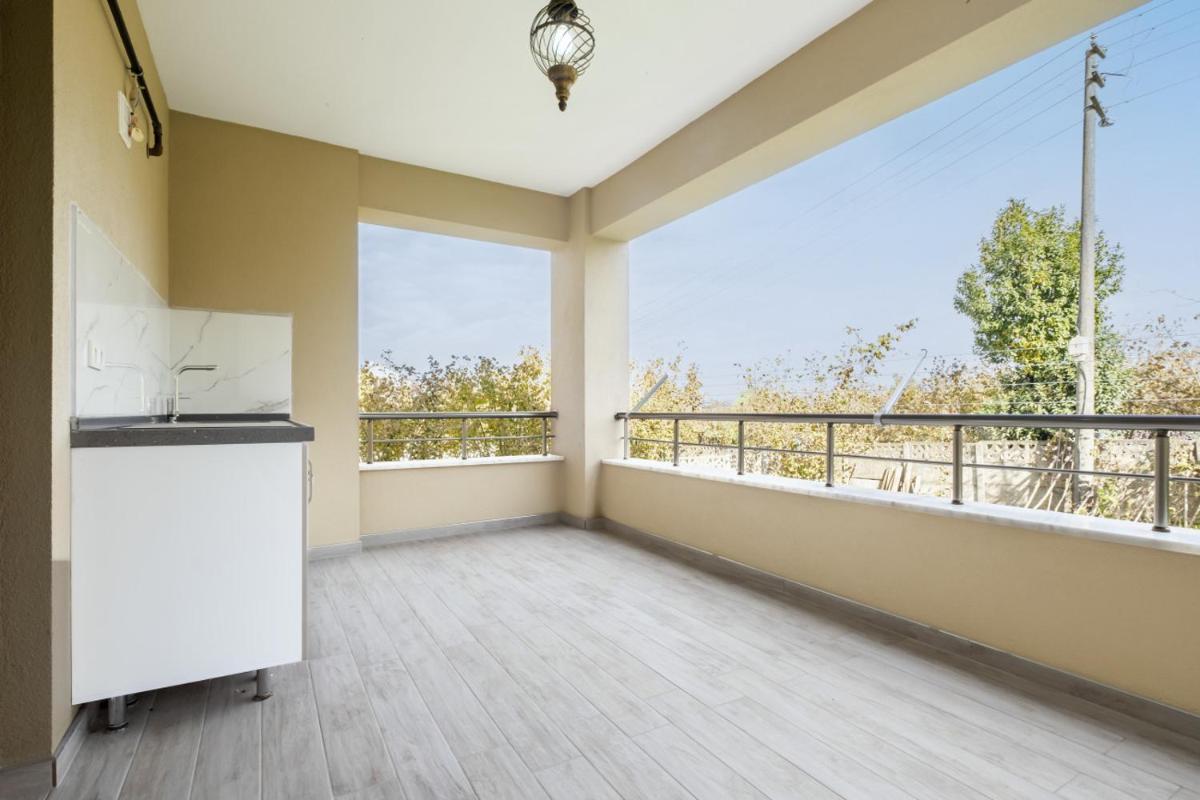 Lovely Flat with Balcony in Kartepe Kocaeli - Housity