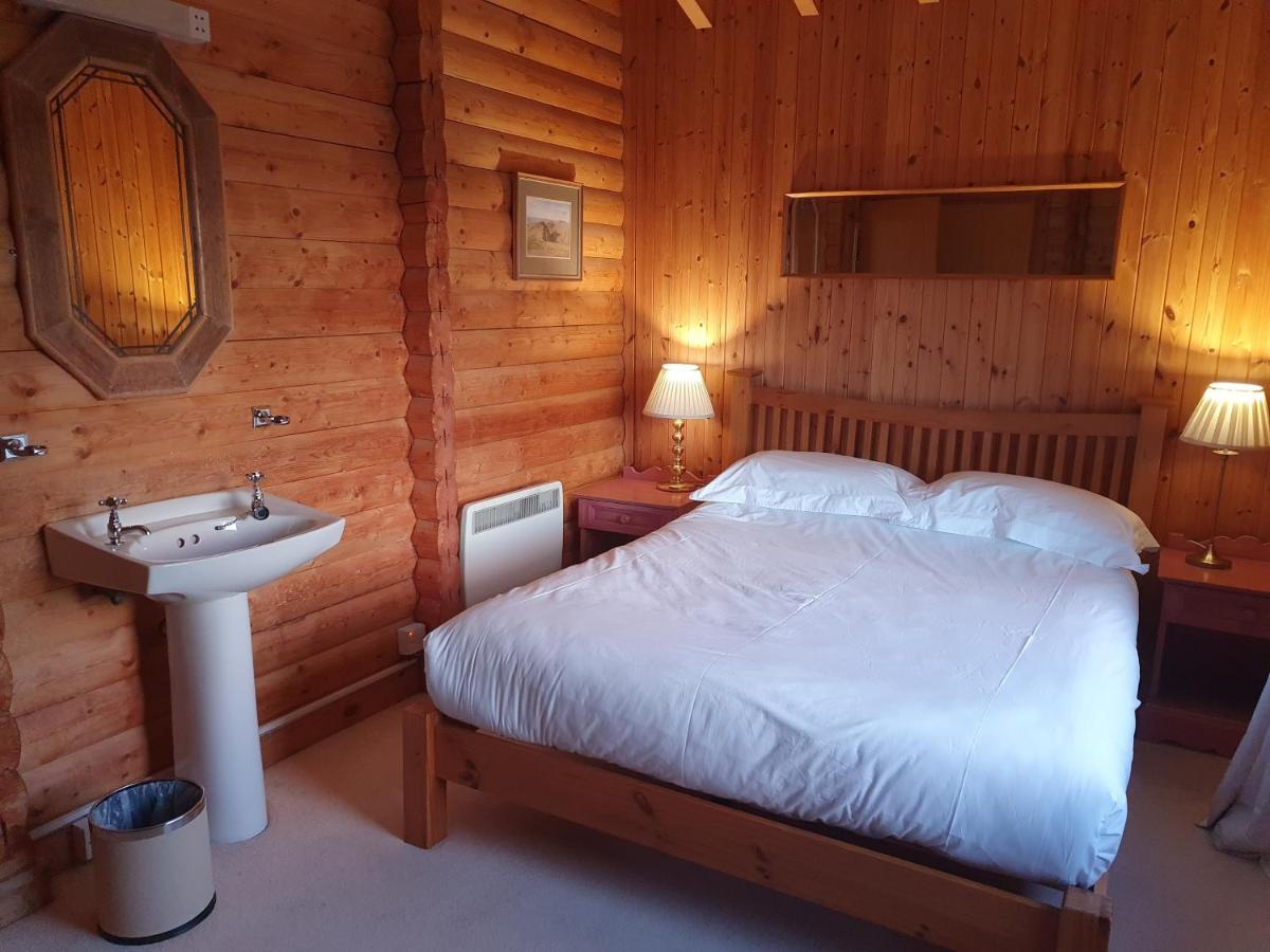 Summer Isles Hotel - Housity