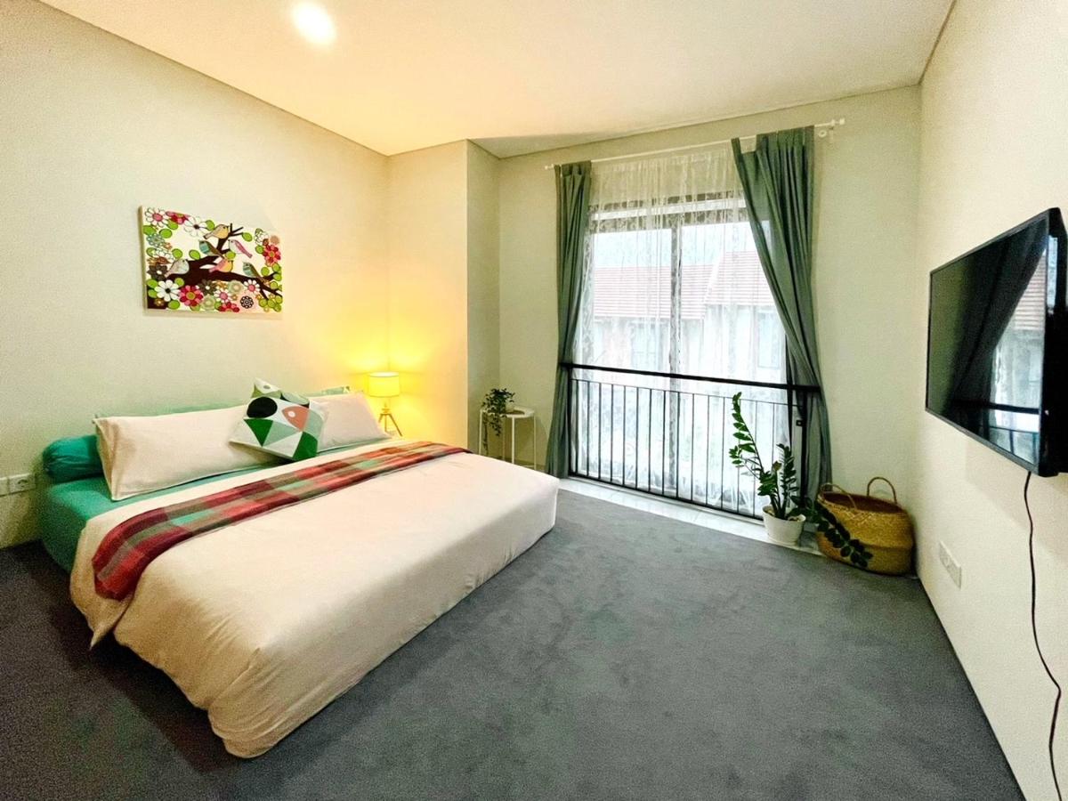 Larisa Homestay Syariah - Housity