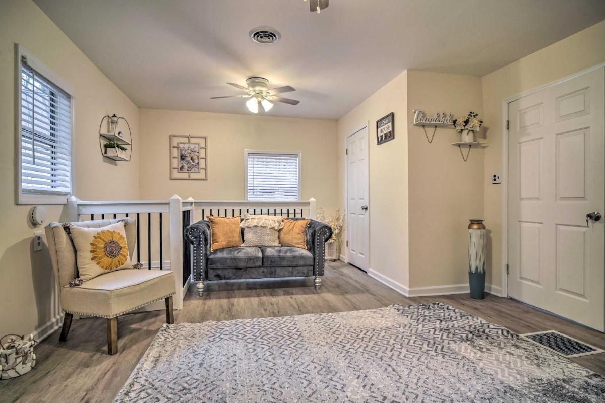 Dandridge Retreat with Hot Tub and Lake Access! - Housity