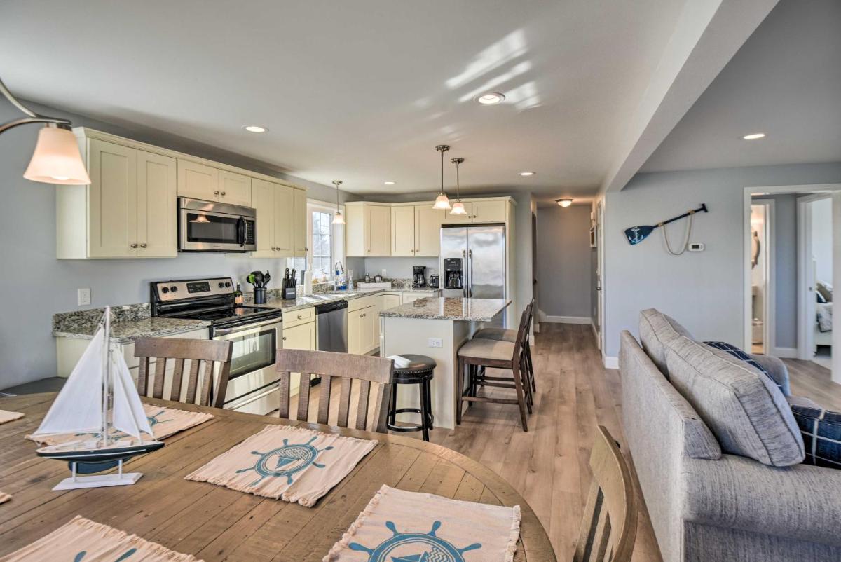 Wells Home with Wraparound Deck Walk to Beach! - Housity