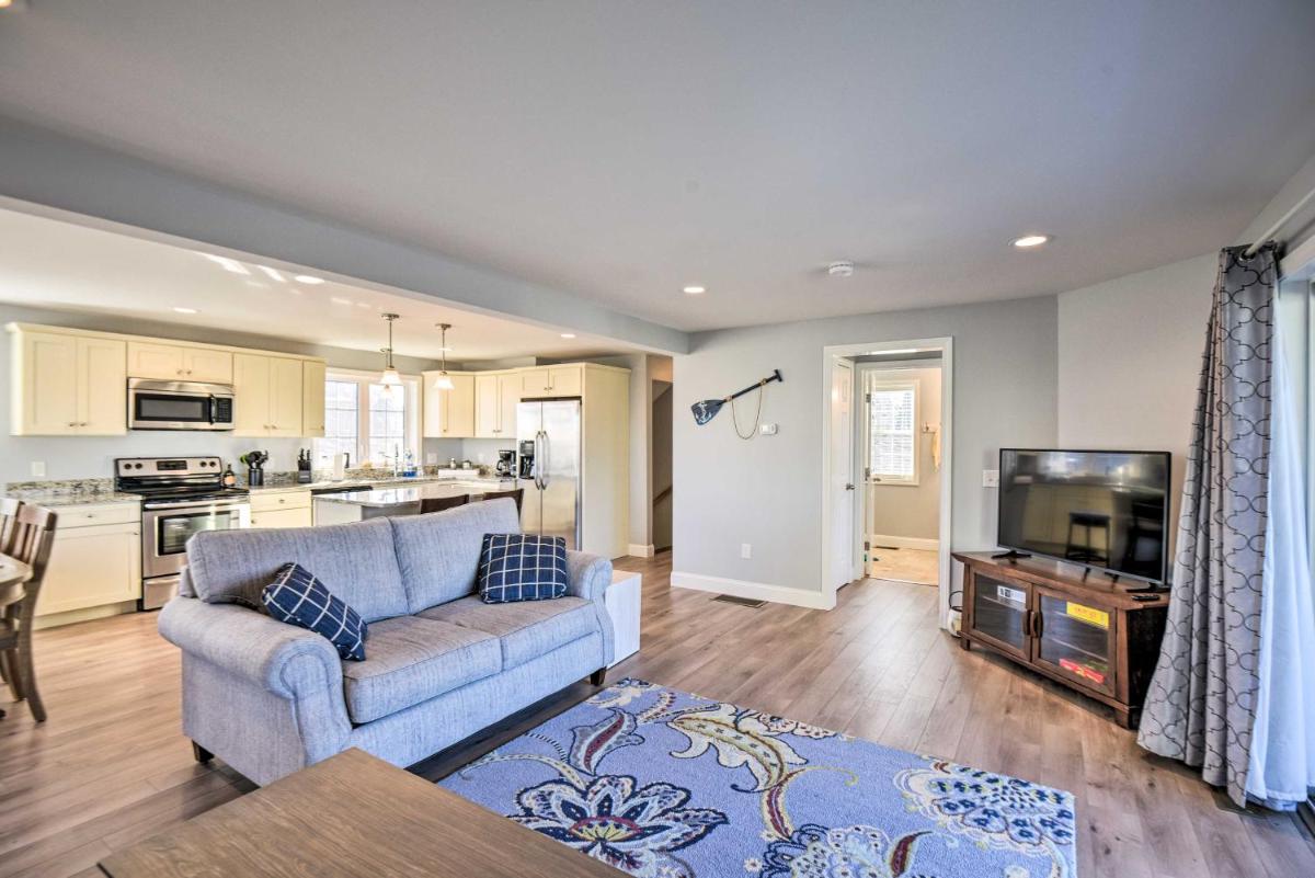 Wells Home with Wraparound Deck Walk to Beach! - Housity