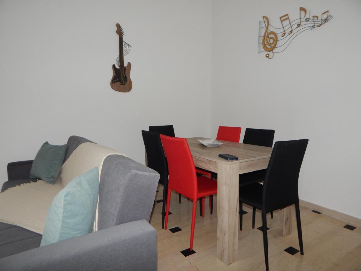 Cozy apartment for 3-6 people-Center Tripoli 1 - Housity