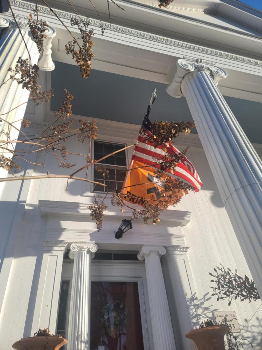 House of 1833 Bed and Breakfast - Housity