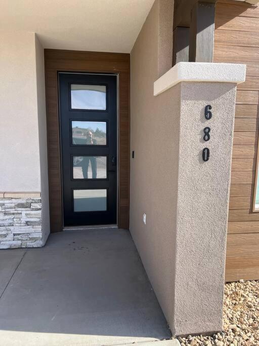 Sunset Place-4 Bed 3Bath Hot Tub - Housity
