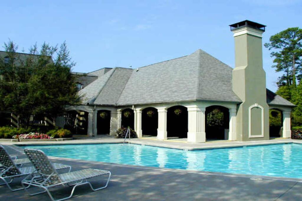 Smooth 2/2 Condo in Buckhead, ATL - Housity