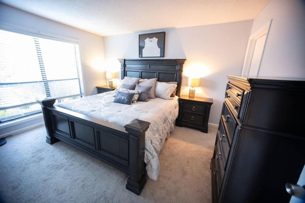 Smooth 2/2 Condo in Buckhead, ATL - Housity