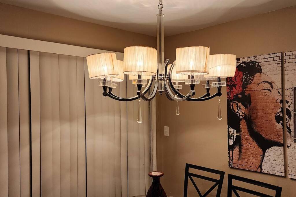 Lovely 2 Bedroom condo located in Matteson - Housity
