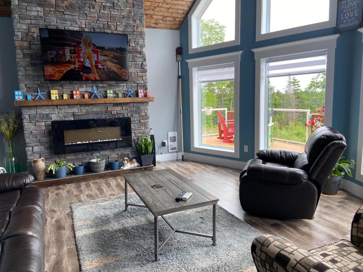 Stunning Ocean View Home - Cozy Cove Chalet - Housity