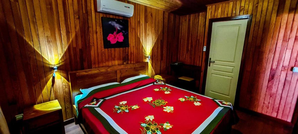 MOOREA - The Golden Reef Bungalow Moorea - Housity