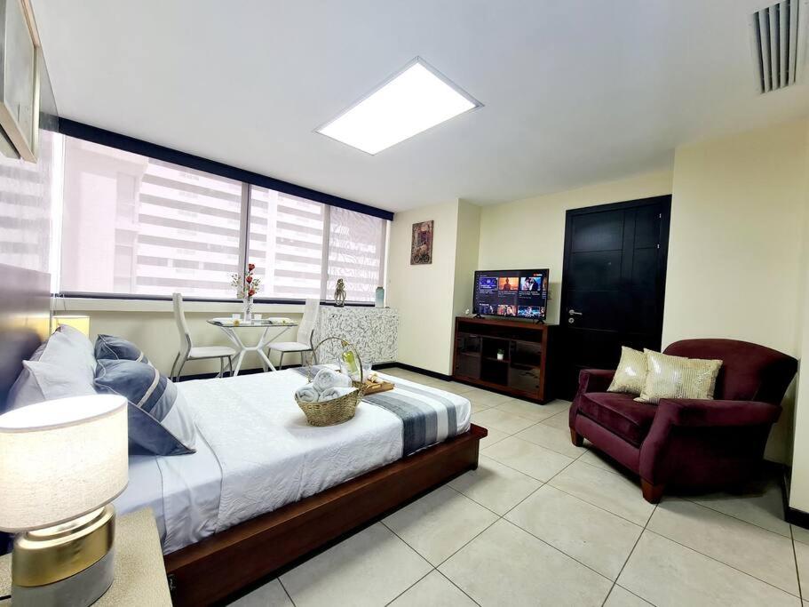 Habitacion Matrimonial Vista Rio junto Wyndham - Housity