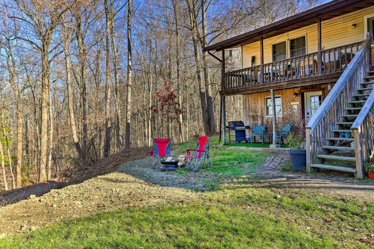Charming Beacon Apt with Fire Pit Near Hiking! - Housity