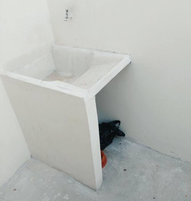 Casa amoblada y cómoda en BALLENITA, Santa Elena. - Housity