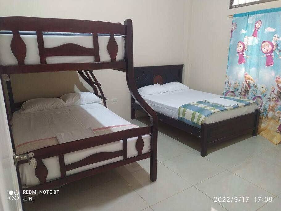 Casa amoblada y cómoda en BALLENITA, Santa Elena. - Housity