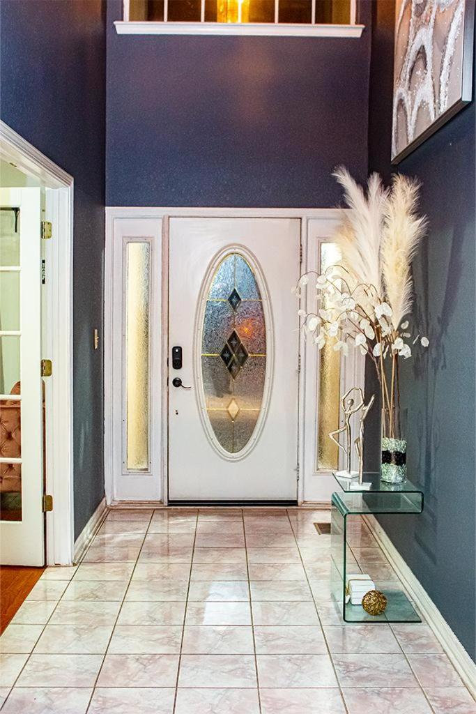 Modern Villa,1 mile from Downtown Tulsa, Historic Neighborhoods and Expwy. - Housity