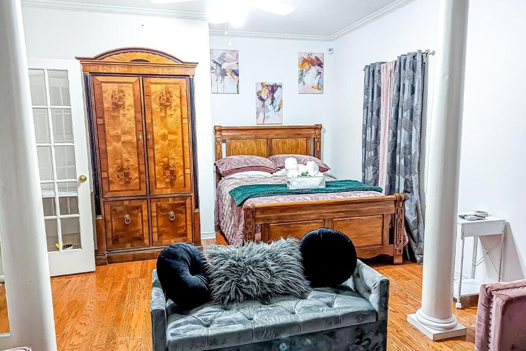 Modern Villa,1 mile from Downtown Tulsa, Historic Neighborhoods and Expwy. - Housity
