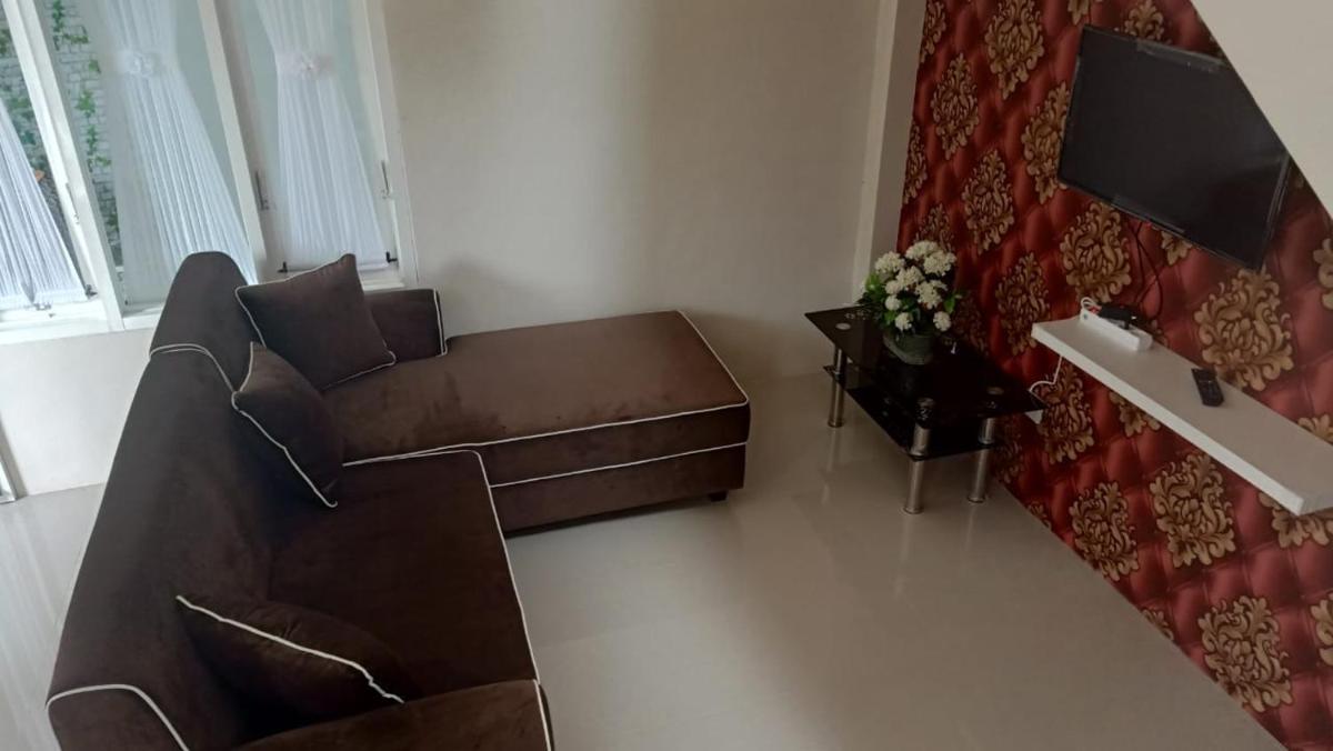 Villa D ' Jagadland Tahap 3 No. 10 , Jl. TVRI , Oro-oro ombo - Housity
