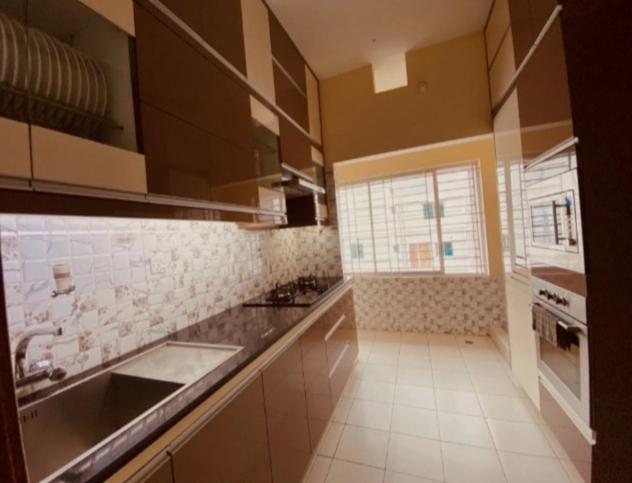 Bashundharai Gorgeous Full Furnished Flat - Housity