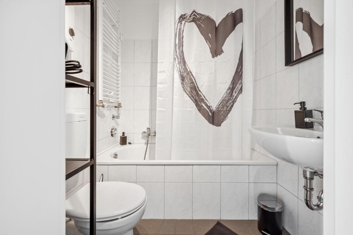 Suitetrails - Fully equipped fitter suite in Düren