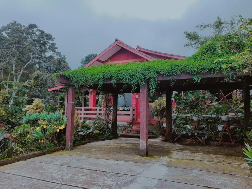 Villa Bata Merah By SPAZIE - Housity