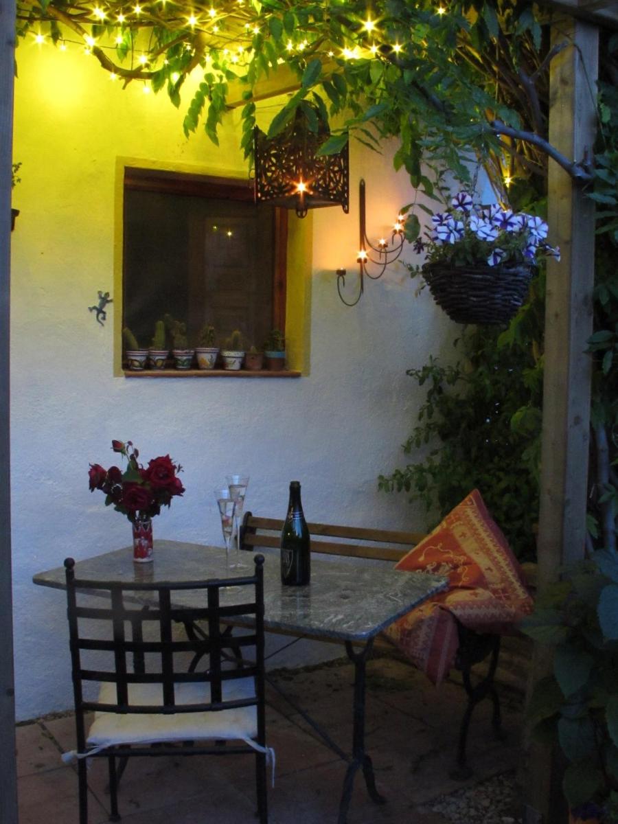 River Ebro Holidays - Housity