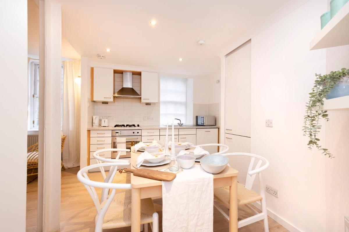 ALTIDO Gorgeous Old Town Flat - Housity