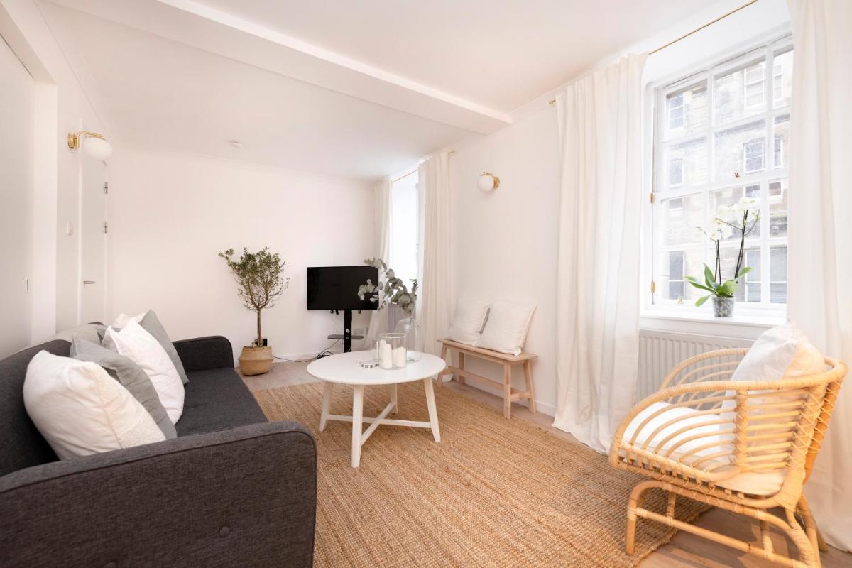 ALTIDO Gorgeous Old Town Flat - Housity