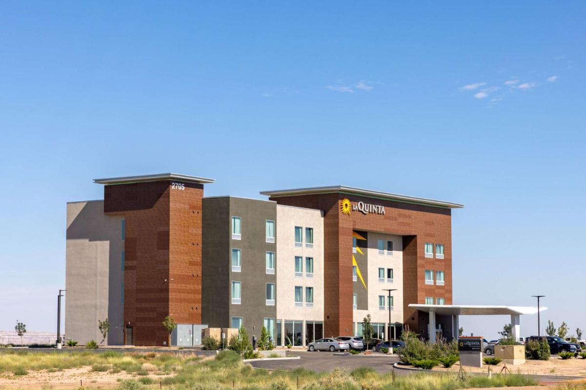 La Quinta Inn & Suites by Wyndham Holbrook Petrified Forest - Housity