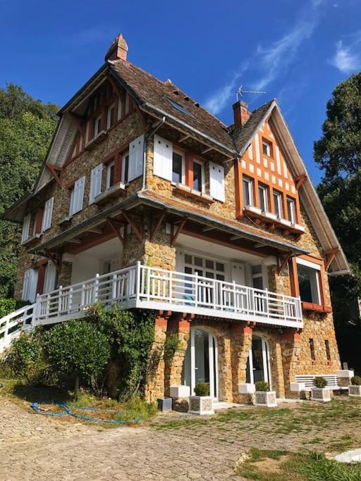 Maison de charme nichée dans le bois pour vivre une expérience unique - Housity