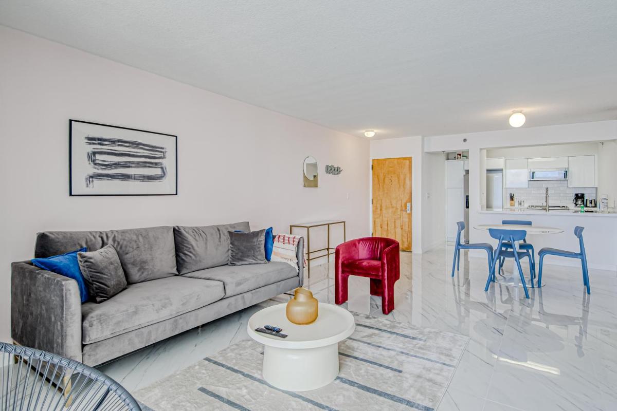 Brickell Bay Beauty - Housity