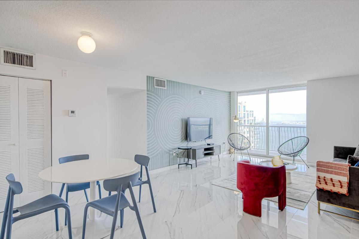 Brickell Bay Beauty - Housity
