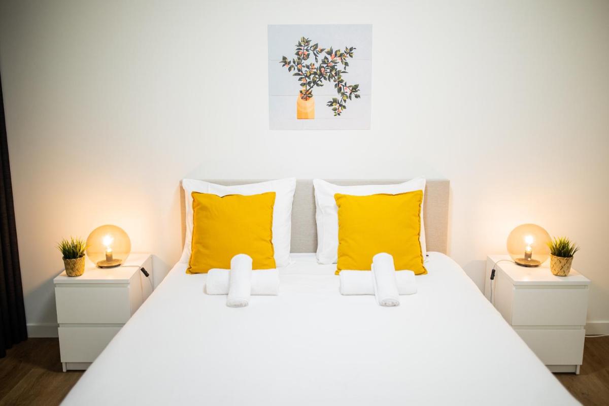 Great 95m2 Two-Bedroom Apartment - WE39 - Housity