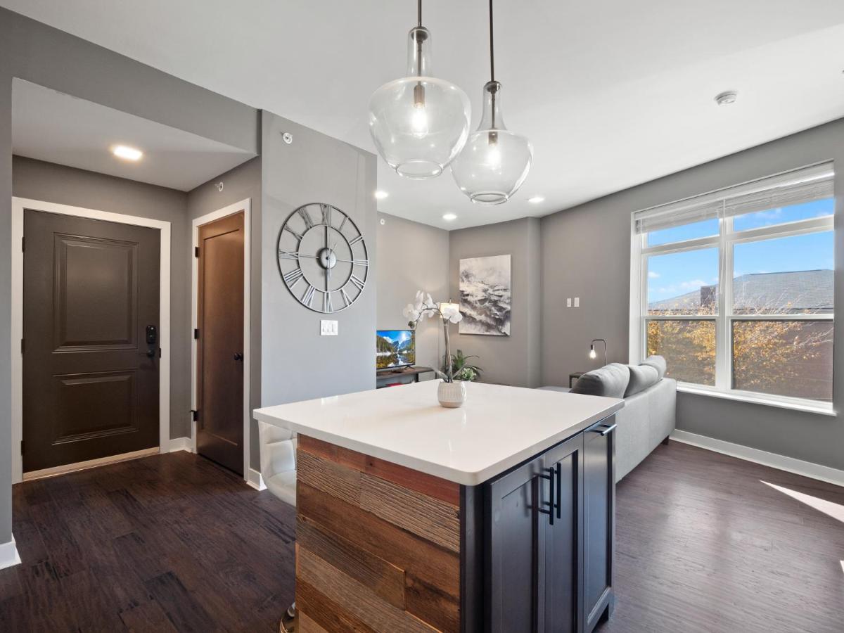 Luxury Condo 10 Minutes from First Energy Stadium B1 - Housity