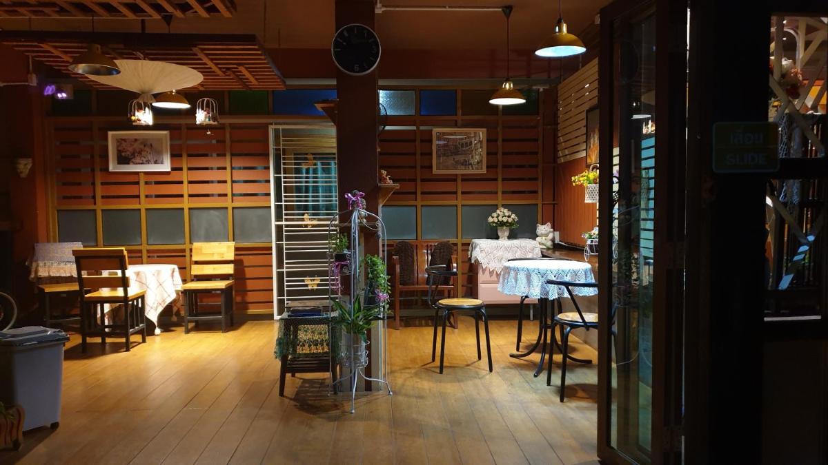 Little Guest House Hotel - Housity