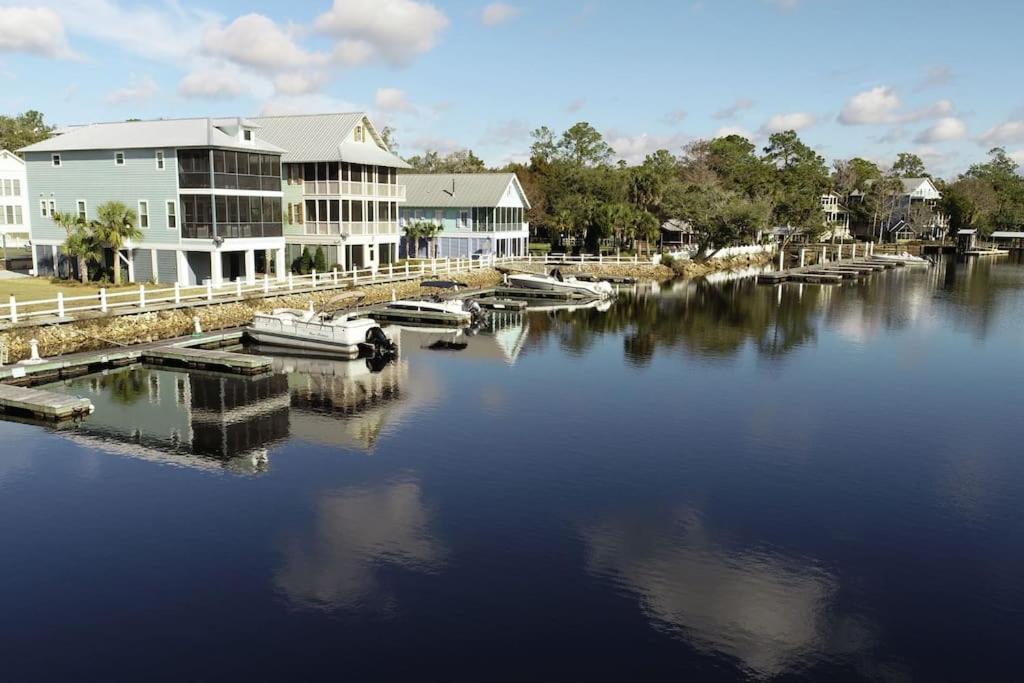 Ginger Cottage #11 - Steinhatchee Landing Resort - Housity