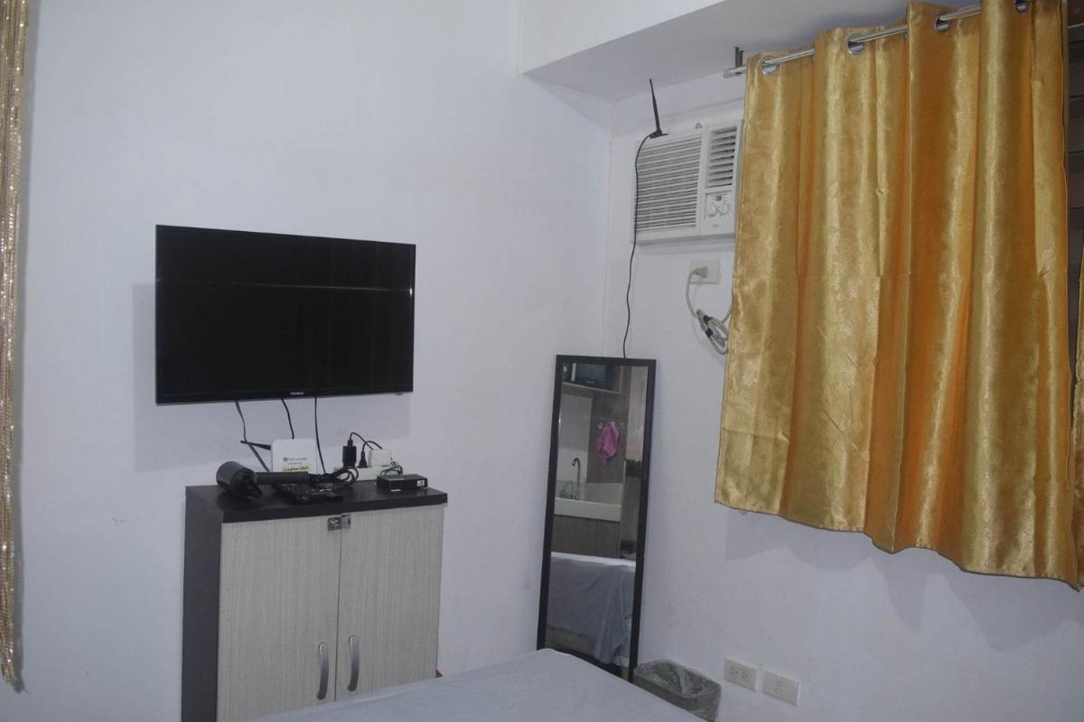 Candy Corner 2 Condo Staycation Urban Deca Edsa Mandaluyong - Housity