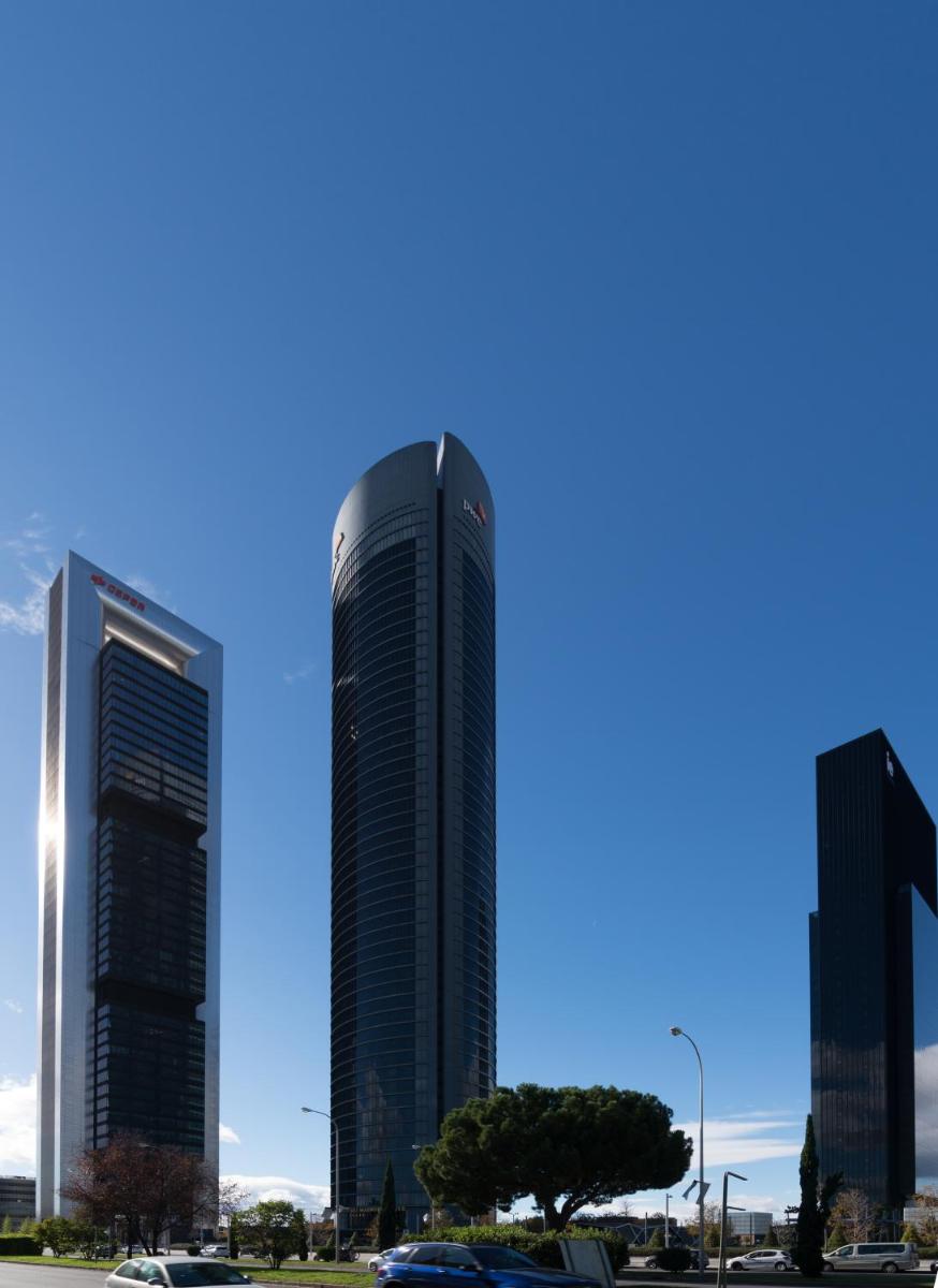 Lujo en Las 4 Torres! Business Area - Housity